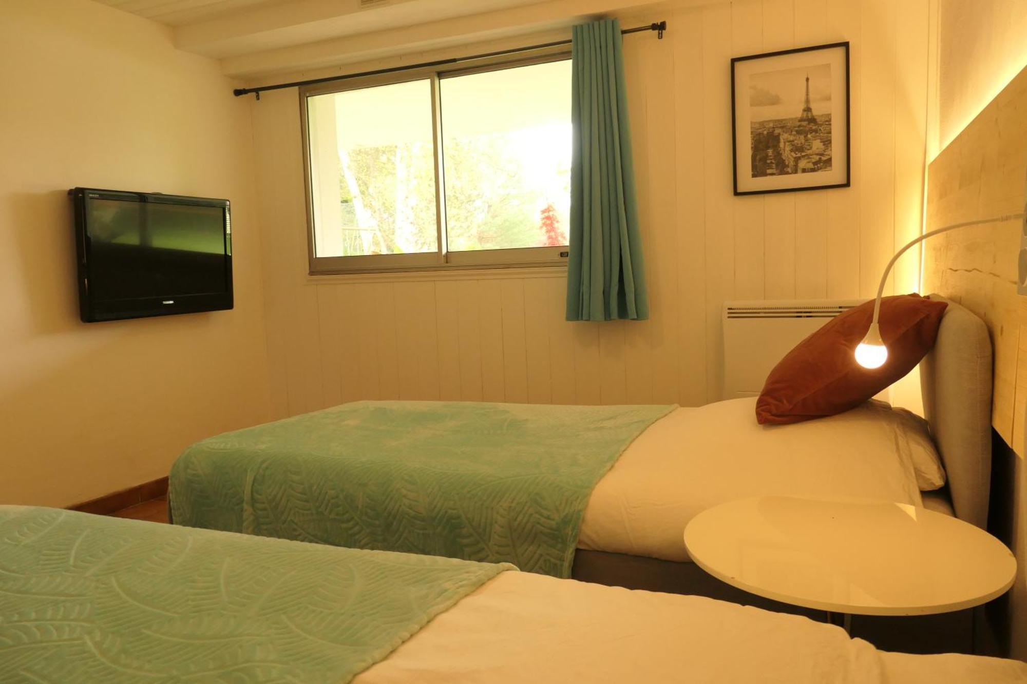 Appartement Familial Au Bord De La Marne, Jardin 8000M2, Piscine, Court De Tennis, Terrasse, Parking Gratuit Proche Disneyland Isles-les-Villenoy Bagian luar foto