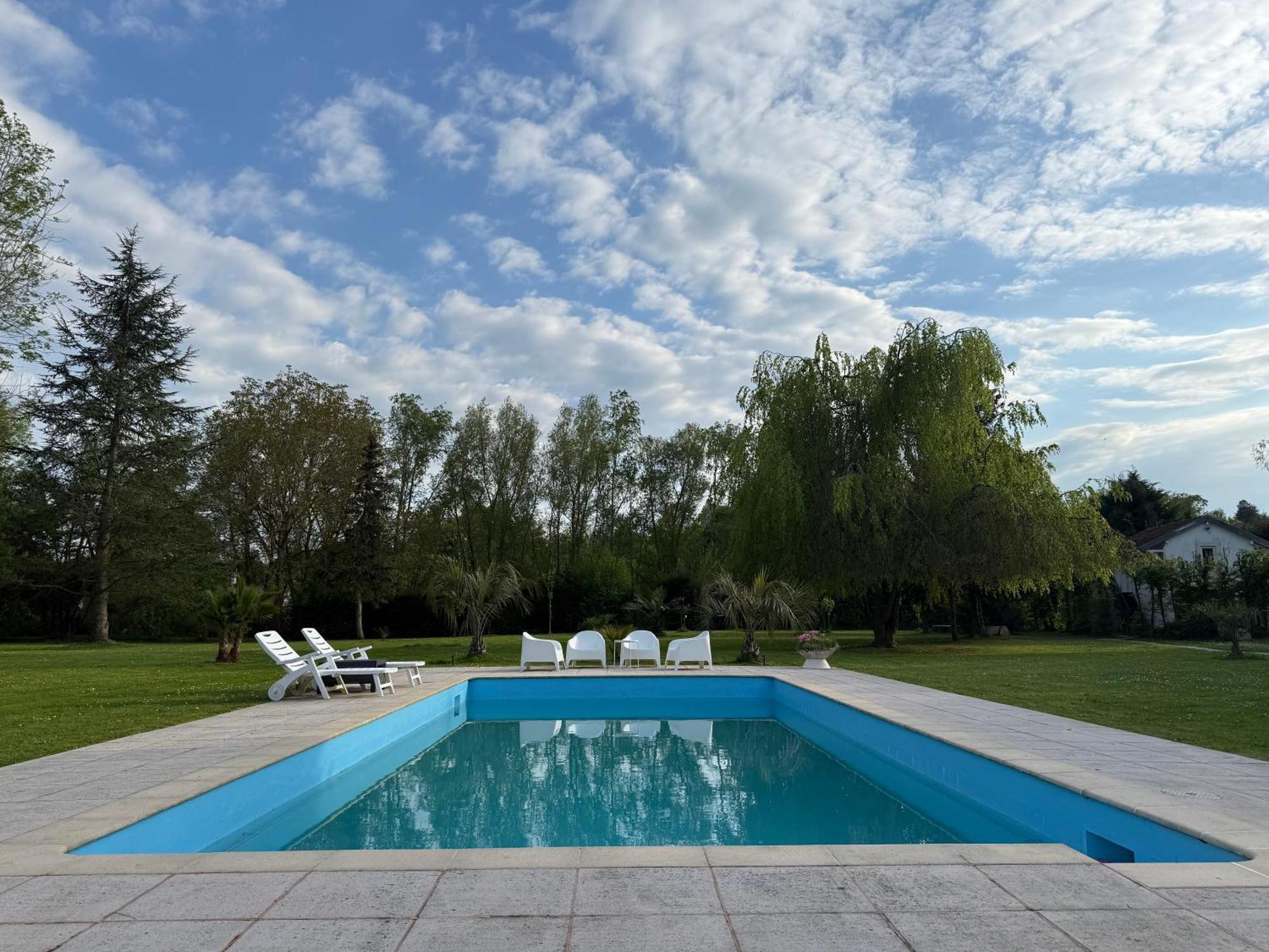 Appartement Familial Au Bord De La Marne, Jardin 8000M2, Piscine, Court De Tennis, Terrasse, Parking Gratuit Proche Disneyland Isles-les-Villenoy Bagian luar foto